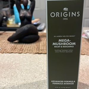 DR. ANDREW WEIL FOR ORIGIN
Mega-Mushroom Relief & Resilience Soothing Treatment